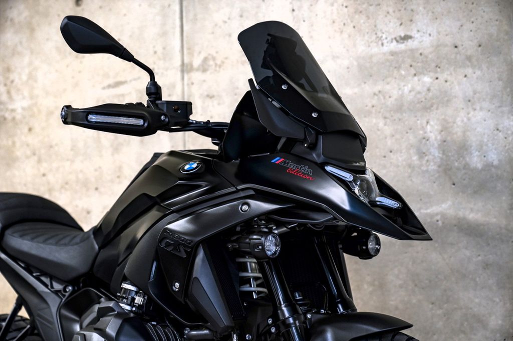 Neues Original BMW Motorrad Zubehör „Edition Black“.