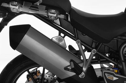 Abdeckkappe Endschalldämpferbefestigung schwarz eloxiert, für Triumph Tiger 800/ 800XC/ 800XCx/ Explorer/ 1200